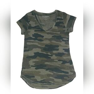 Camo V-Neck T-Shirt: LUCKY BRAND women's Size SMALL, stretch